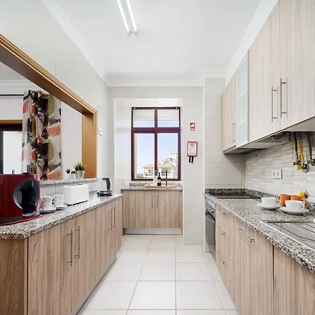 2 Bed Apartment, Quarteira, 10 Min Walk To Appartement *